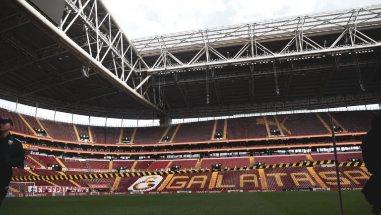 Galatasaray e Barcelona se enfrentam em Istambul pela Champions League