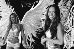 Gigi Hadid compartilha bastidores do VSFS e destaca encontro com Adriana Lima