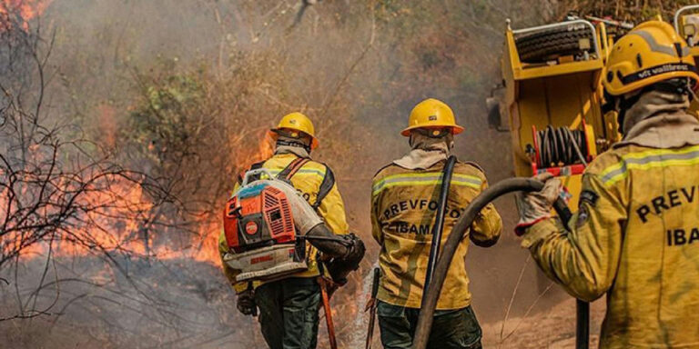 Governo federal amplia força-tarefa aérea contra queimadas no Amazonas