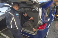 Homem é preso em flagrante após tentativa de feminicídio contra companheira em salto