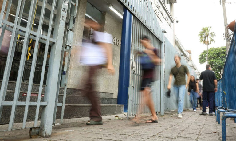 Inscrição no enem 2026 encerra escolha de língua estrangeira neste domingo