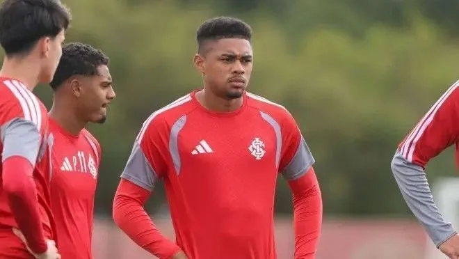 Internacional recorre ao STJD para tentar liberação de Victor Gabriel antes do Gre-nal
