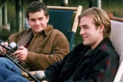 Joshua Jackson homenageia James Van Der Beek em evento beneficente