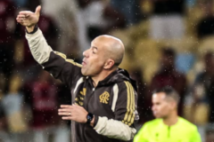 Leonardo Jardim analisa eliminação do Flamengo e explica substituições