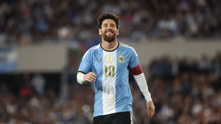 Lionel Messi encerra trajetória na seleção argentina com emoção e gratidão