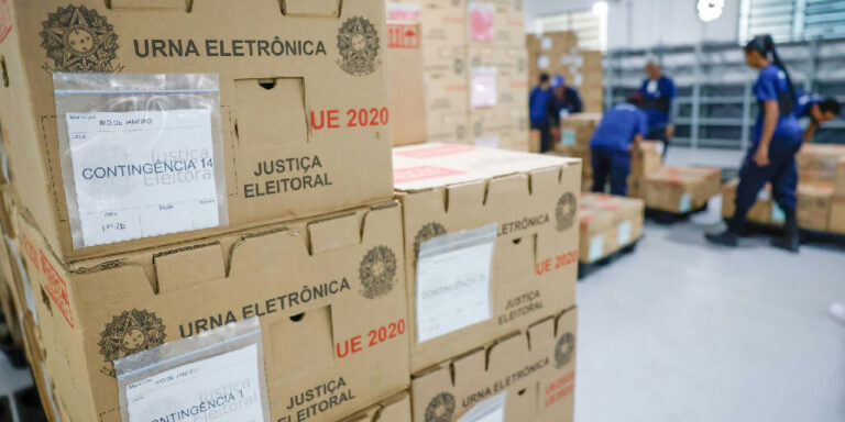 Logística das eleições: tribunais distribuem urnas e finalizam preparação das seções