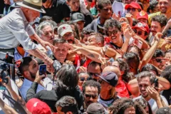 Lula anuncia recurso judicial contra suspensão de canal de campanha pelo TSE