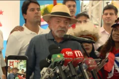 Lula percorre três municípios nordestinos em agenda de campanha e propõe passe livre