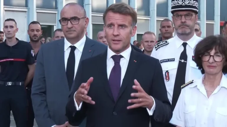 Macron classifica ataque em Paris como terrorismo e racismo que muda rumo da França