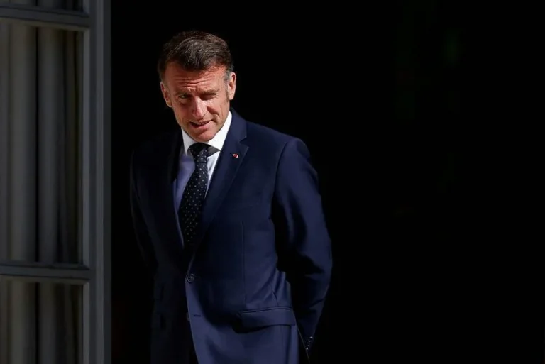 Macron rebate Trump e critica exploração política da crise na França
