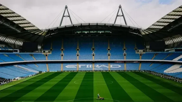 Manchester City recebe o Ipswich para defender liderança e manter 100% de aproveitamento