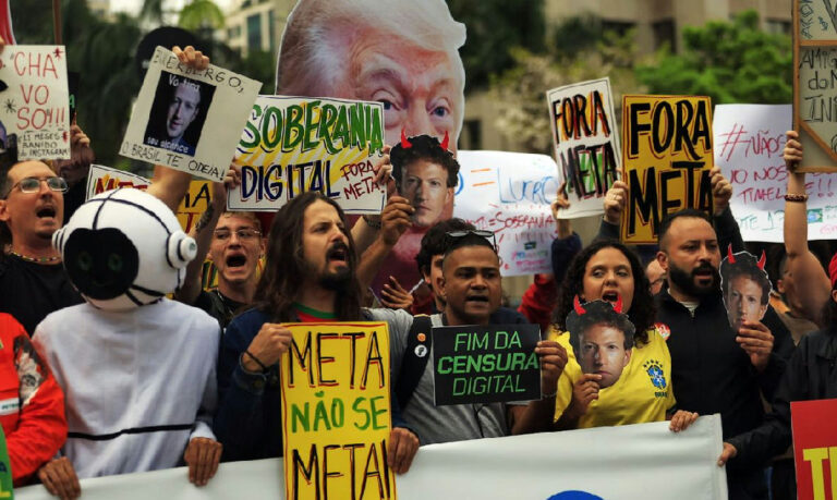 Manifestantes protestam em são paulo por neutralidade eleitoral da meta