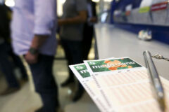 Mega-sena paga R$ 150 milhões nesta noite com novo calendário de sorteios