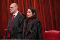 Ministra do TSE aponta misoginia em ataques após decisão sobre debate presidencial