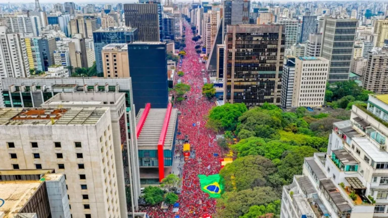 Mobilização de rua pró-Lula marca retomada de fôlego do PT em capitais