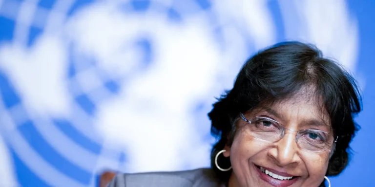Navi Pillay recebe Prêmio Nobel da Paz 2026 por trajetória em defesa do direito internacional
