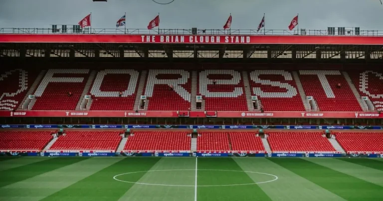 Nottingham Forest e Arsenal duelam pela sétima rodada do Campeonato Inglês