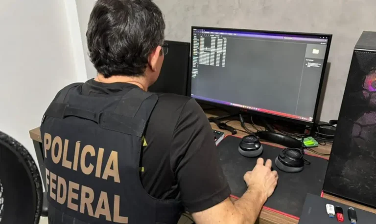 Operação da Polícia Federal mira esquema de internet ilegal no Rio