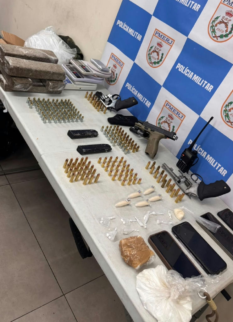 Operação da Polícia Militar resulta em prisões e apreensão de arsenal em Volta Redonda