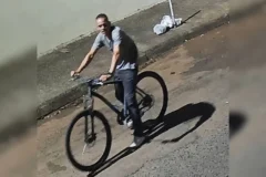 Pai rastreia celular roubado e leva polícia a prender suspeitos em Uberlândia