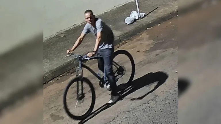 Pai rastreia celular roubado e leva polícia a prender suspeitos em Uberlândia