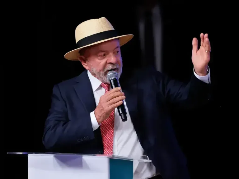 Pesquisa Atlas aponta desaprovação de 52,5% ao governo Lula