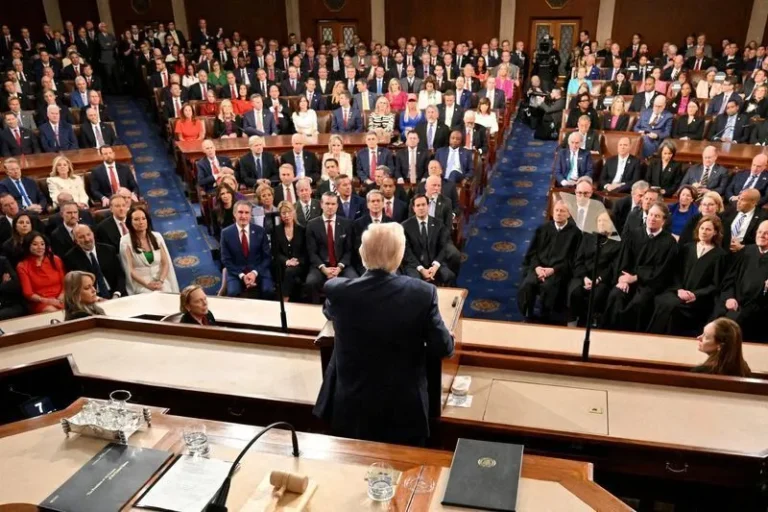 Pesquisa da Ipsos aponta possível virada democrata nas eleições de meio de mandato nos Estados Unidos