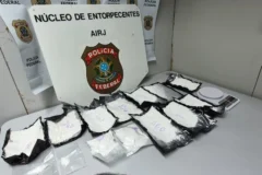 Polícia Federal prende passageira com três quilos de cocaína no Aeroporto do Galeão