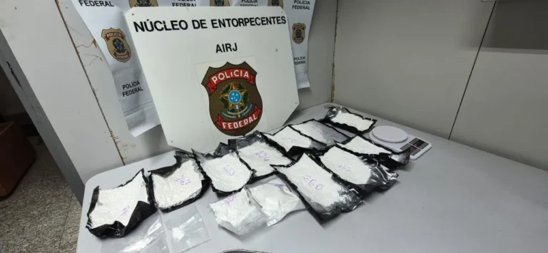 Polícia Federal prende passageira com três quilos de cocaína no Aeroporto do Galeão