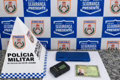 Polícia prende foragido da Justiça durante tentativa de furto a joalheria em shopping de Teresópolis
