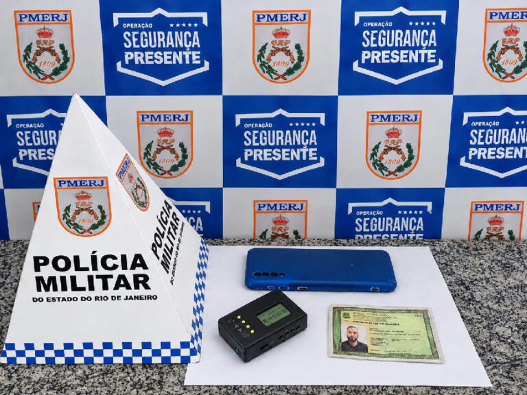 Polícia prende foragido da Justiça durante tentativa de furto a joalheria em shopping de Teresópolis