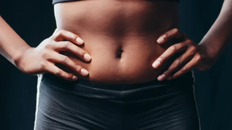 Por que o excesso de abdominais pode prejudicar sua coluna em vez de fortalecer