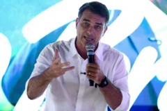 Renata Lo Prete entrevista Flávio Bolsonaro nesta sexta-feira