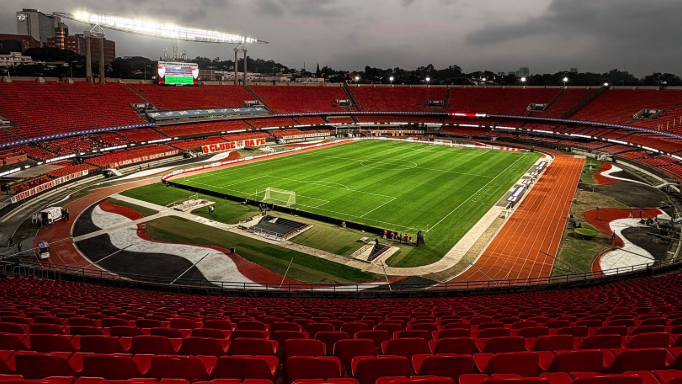 São Paulo e Vitória se enfrentam no Morumbis em duelo direto no Brasileirão