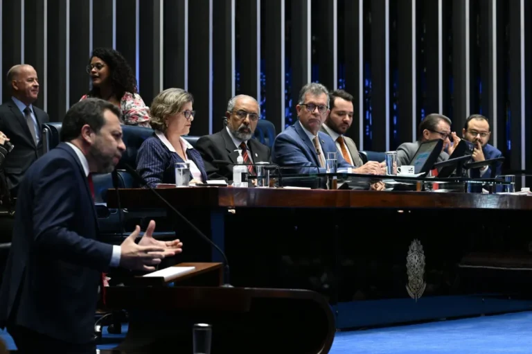 Senado decide sobre o fim da escala 6x1 e nova jornada de 40 horas semanais