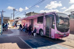Unidade móvel amplia acesso a exames e consultas para mulheres em Macaé