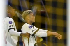 Vasco vence Boca Juniors em La Bombonera e quebra tabu histórico na Sul-americana