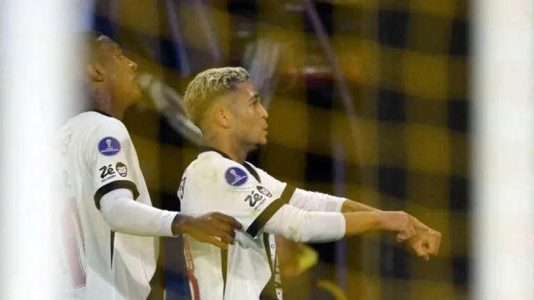 Vasco vence Boca Juniors em La Bombonera e quebra tabu histórico na Sul-americana