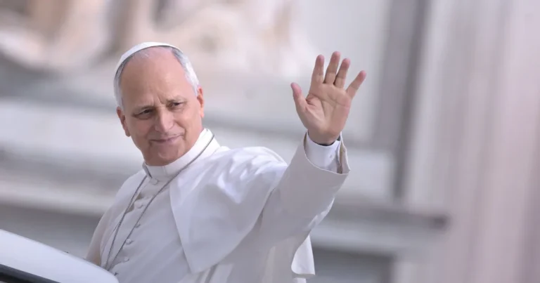 Vaticano confirma alta do papa Leão XIV após cirurgia pulmonar