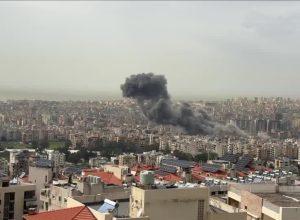 Israel realiza primeiro ataque nos subúrbios de Beirute desde o cessar-fogo  • Reuters