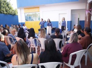 Curso reuniu educadores para reflexões sobre práticas leitoras e a aproximação entre escola, ...