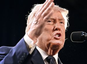 O presidente dos EUA, Donald Trump, durante coletiva de imprensa na Flórida  • Roberto Schmid...