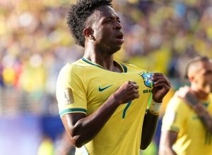 Vinicius Junior celebra gol da Seleção Brasileira   • Ulrik Pedersen/NurPhoto via Getty Images