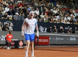 Ignacio Buse está na semifinal do Rio Open  • Reprodução/X/Rio Open