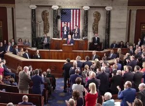 Presidente dos EUA, Donald Trump, fala ao Congresso em discurso do Estado da União  • Reuters