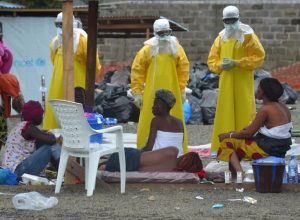 Surto de Ebola atinge a República Democrática do Congo e a Uganda  • Reuters