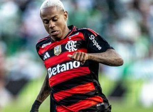 Wallace yan, jogador do Flamengo  • Wallace Yan
