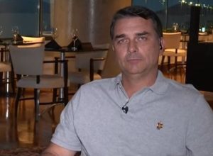Flávio Bolsonaro em entrevista à CNN  • CNN