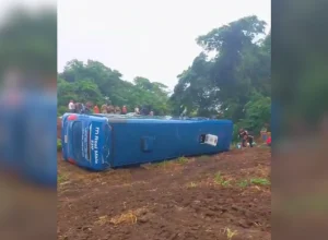 Acidente com ônibus da Real Maia deixa feridos na Br-153 em Guaraí