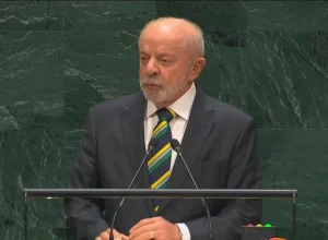 Campanha de Lula foca em mulheres e idosos para converter indecisos na reta final